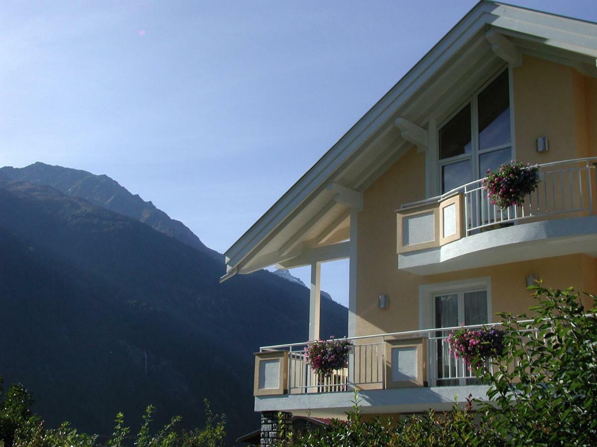 Haus Tanja Apartment Längenfeld Exterior photo